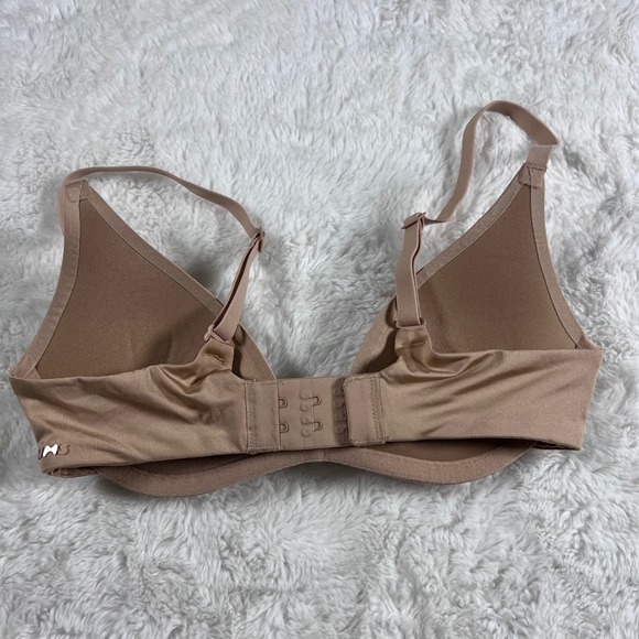 Skims Womens Fits Everybody Wireless Plunge Bra Tan Nude Size 30A RN158973 - Picture 6 of 11